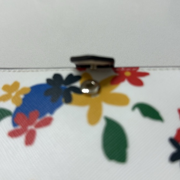 Kate Spade white Floral Wallet - Picture 3 of 7